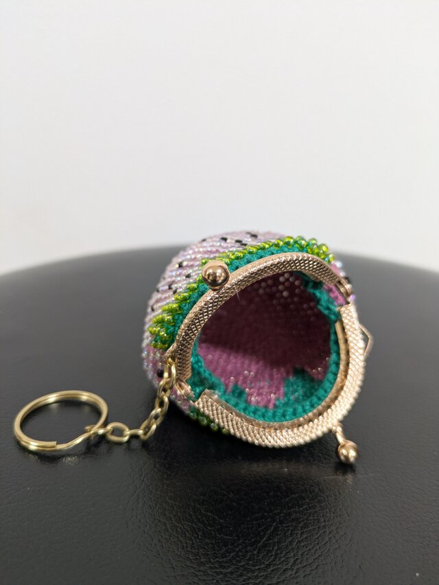 53*ハンドメイド☆ビーズがま口☆コインケース☆いちご☆ピンク