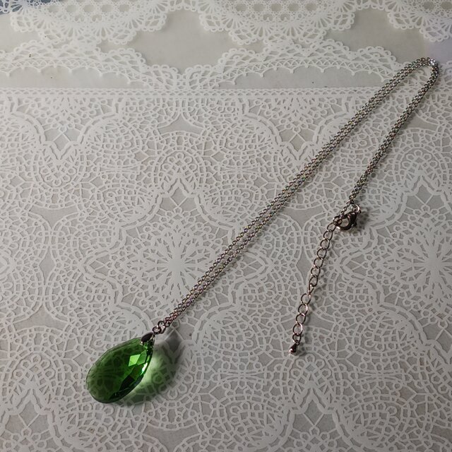 グリーンビーズネックレス ハンドメイド | iichi 日々の暮らしを