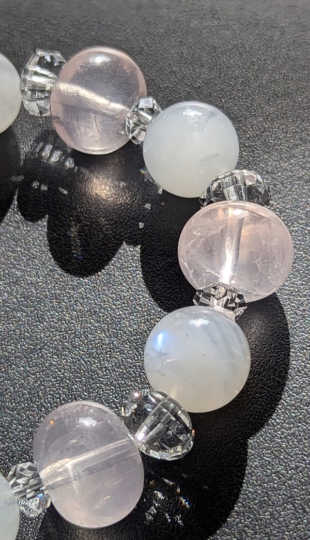 たおやかさや美しさを高めるブレスレット✨ブルームーンストーン