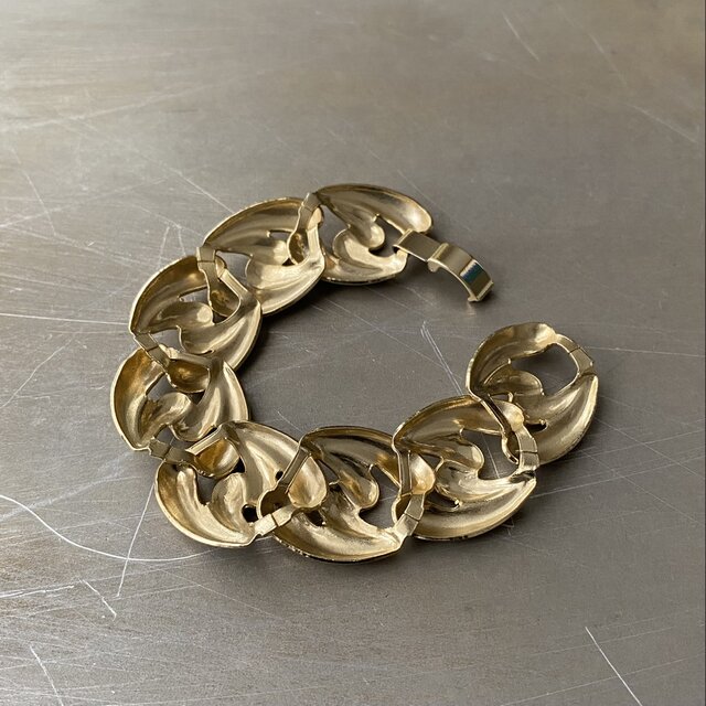 Vintage 80s-90s USA retro mode gold tone wide chain bracelet 