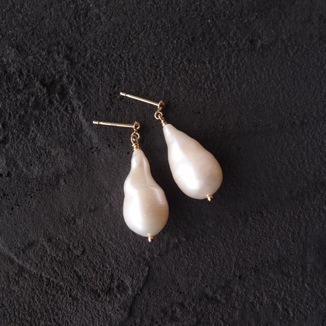 【※期間限定 最終お値下げ※】K10YGバー パールピアス【日本製フルオーダー】 K10YG】Baby Oyster Pearl Earrings／ベビーオイスターパール スタッド