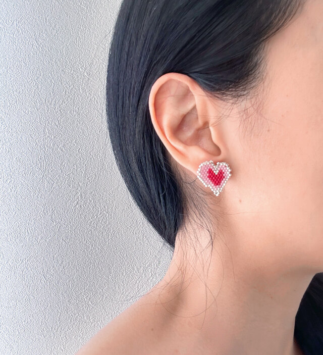 ハートビーズピアス | iichi 日々の暮らしを心地よくするハンドメイド