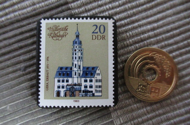 ドイツ 歴史建物切手ブローチ10827 | iichi 日々の暮らしを心地よく