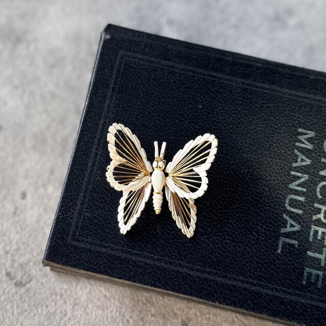 SCM48-【 MONET 】モネ・ヴィンテージブローチ Butterfly Enamel