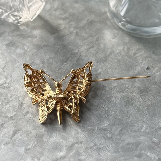 SCM40-【 MONET 】モネ・ヴィンテージブローチ Gold tone butterfly