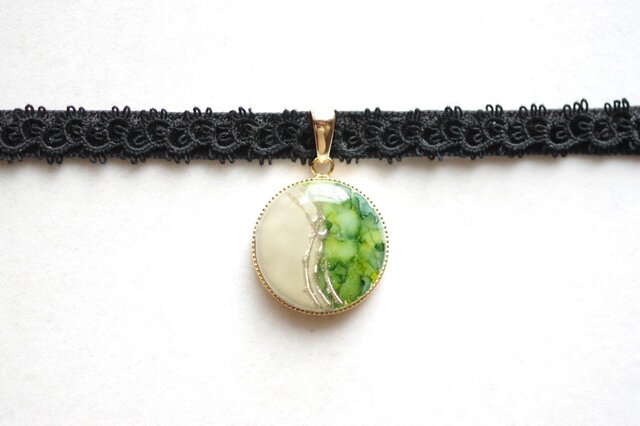 受注製作】レジンアート ラウンドモチーフとタティングレースと