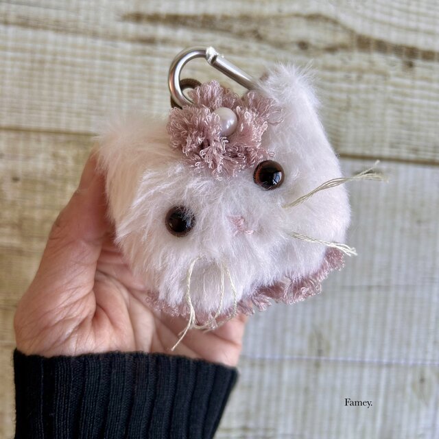 大人かわいいおしゃれなふわふわ白猫ちゃんバッグチャーム エコファー