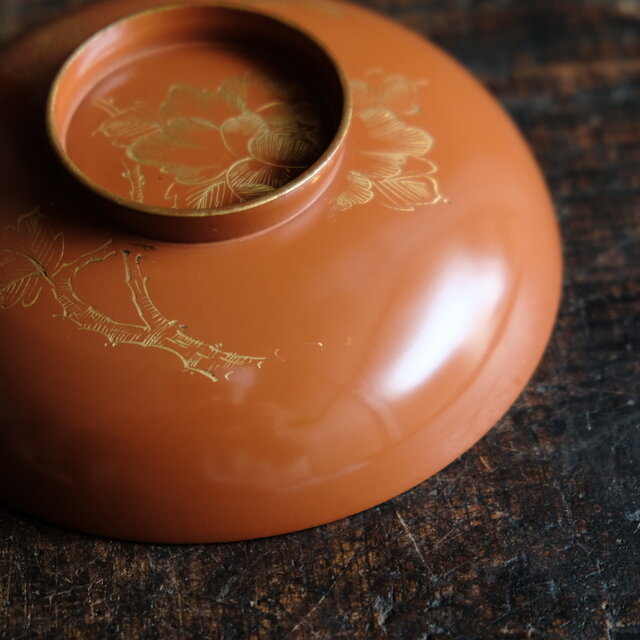 花と蝶々◇ブラウンで素敵。古輪島塗 花蝶文漆芸沈金蓋付椀 漆器 骨董