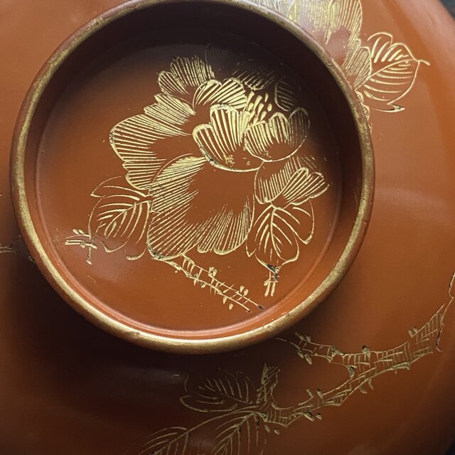 花と蝶々◇ブラウンで素敵。古輪島塗 花蝶文漆芸沈金蓋付椀 漆器 骨董