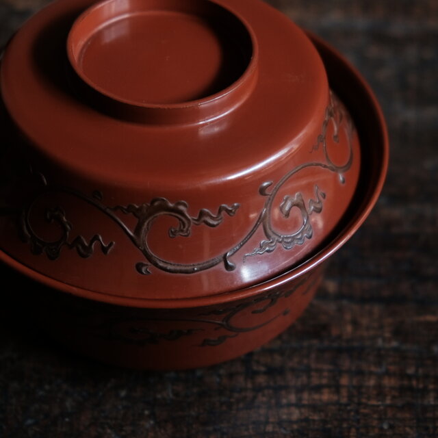 ブラウンに唐草文様◇時代物 漆芸蓋付椀 古漆器 骨董・antiques 大正