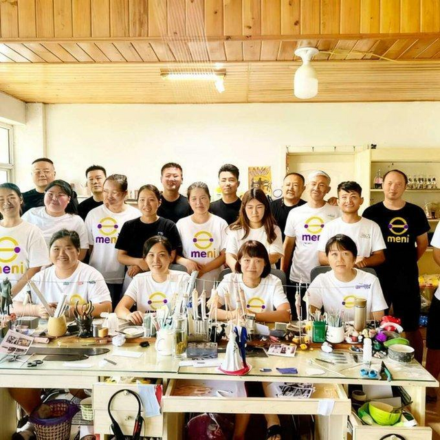 写真から作るオーダーメイドフィギュア｜家族・グループ対応 に