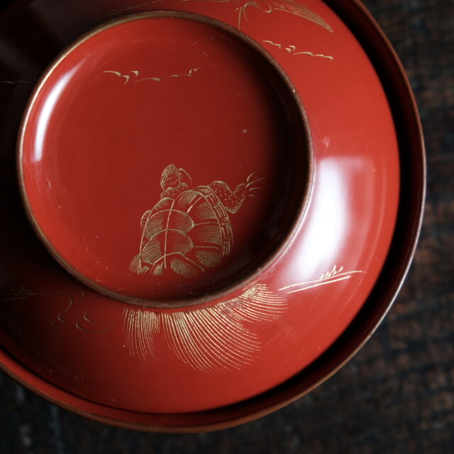 亀と鶴◇赤で素敵。古輪島塗 漆芸沈金蓋付椀 古漆器 古民家 骨董