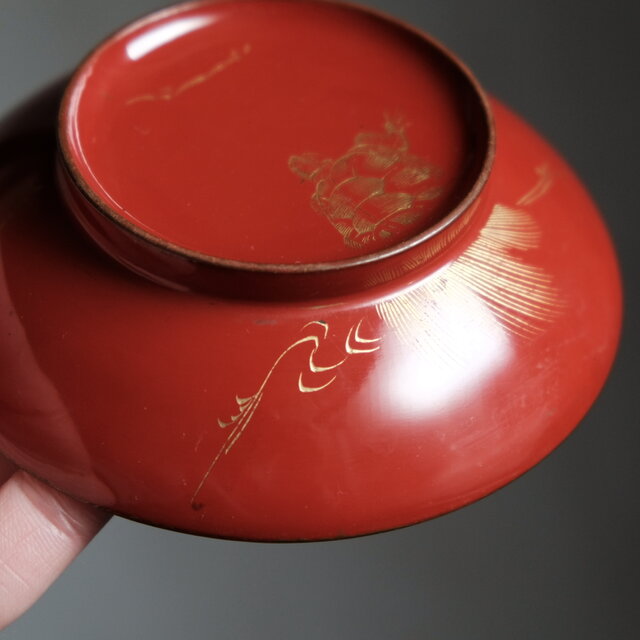 亀と鶴◇赤で素敵。古輪島塗 漆芸沈金蓋付椀 古漆器 古民家 骨董