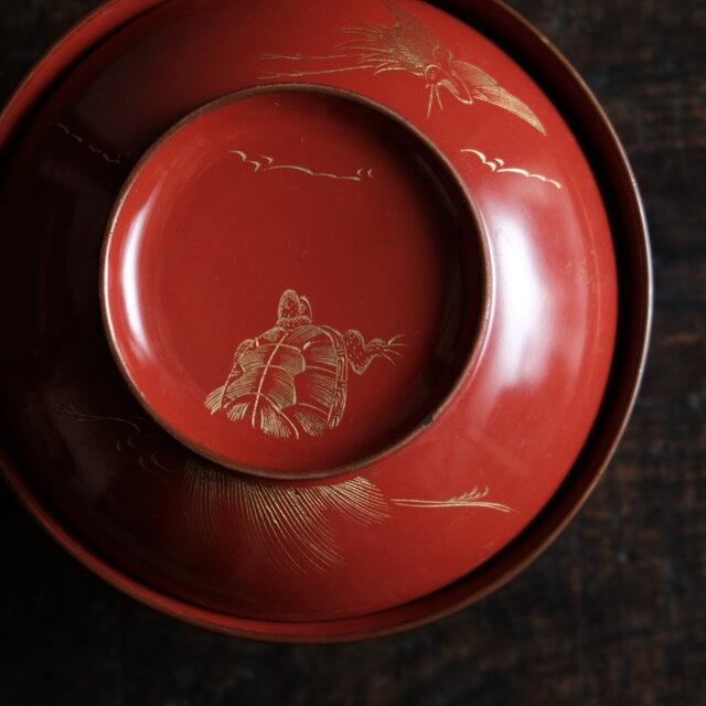 亀と鶴◇赤で素敵。古輪島塗 漆芸沈金蓋付椀 古漆器 古民家 骨董
