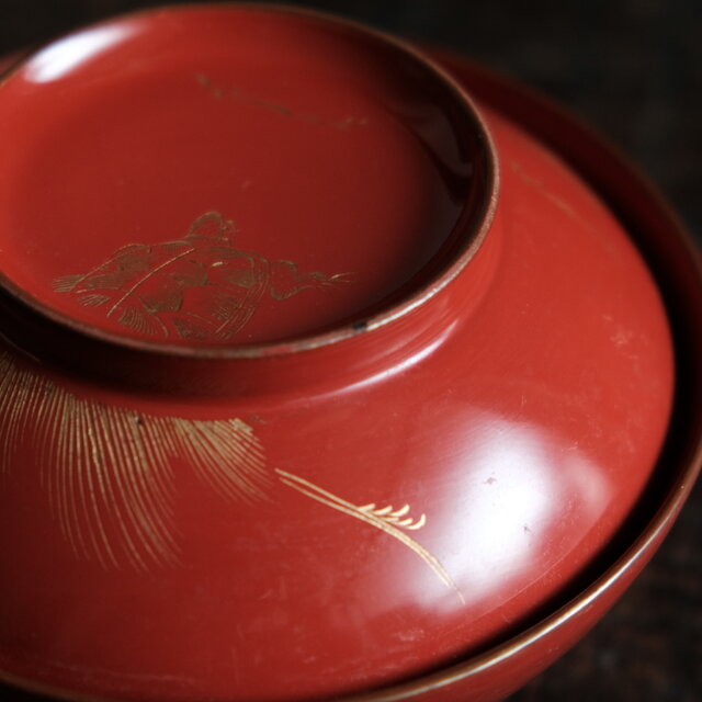 亀と鶴◇赤で素敵。古輪島塗 漆芸沈金蓋付椀 古漆器 古民家 骨董