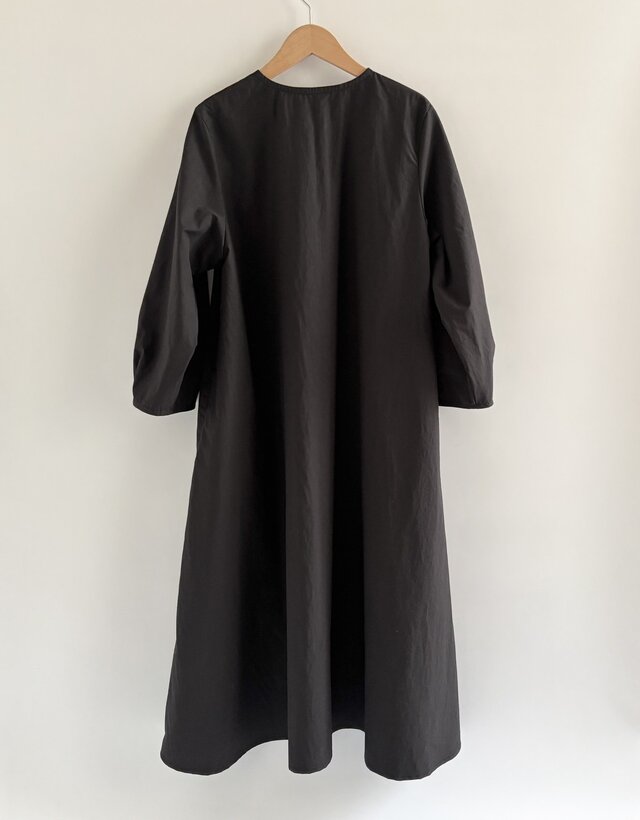 タイプライターコットン＊ノーカラータックスリーブワンピース | iichi