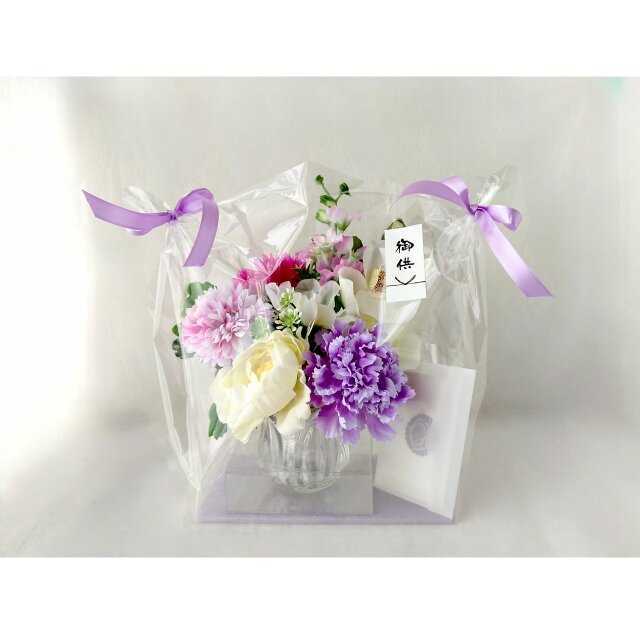 仏花　お供え花　初盆　造花　白百合　白胡蝶蘭アレンジ お供え 仏花【アーティフィシャルフラワー】白 胡蝶蘭 | iichi 日々の