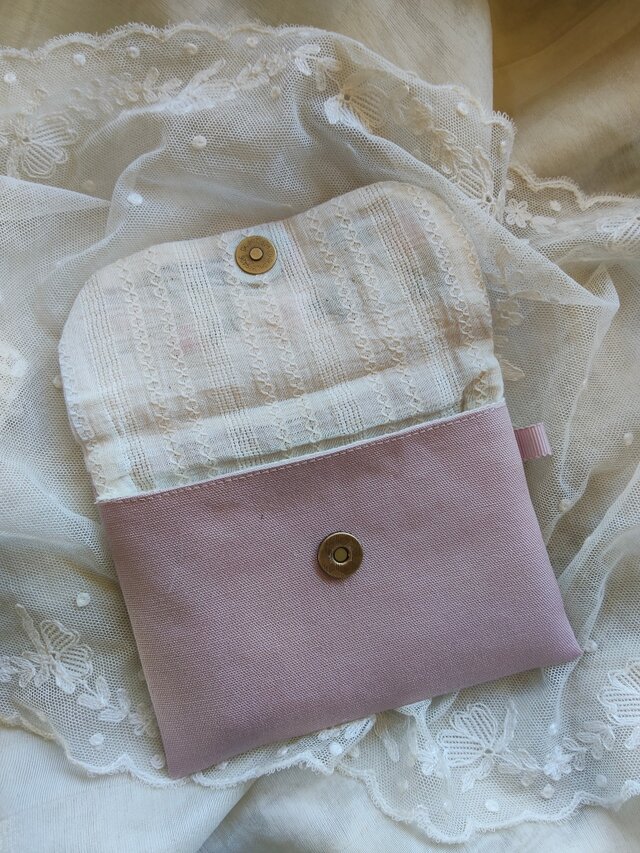 野の花*手刺繍*ミニポーチ*くすみピンク | iichi 日々の暮らしを