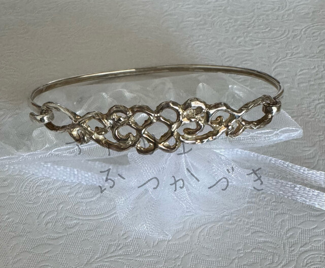 唐草バングル | iichi 日々の暮らしを心地よくするハンドメイドや