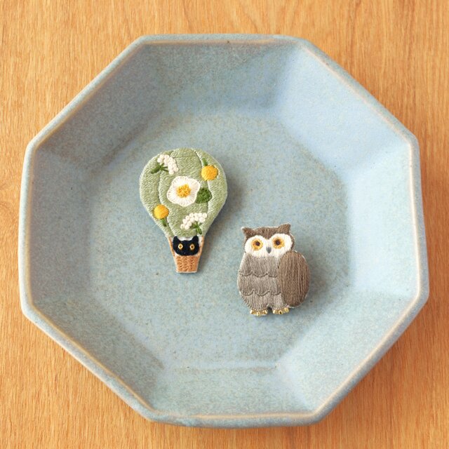 受注制作］ミミズクの刺繍ブローチ | iichi 日々の暮らしを心地よく