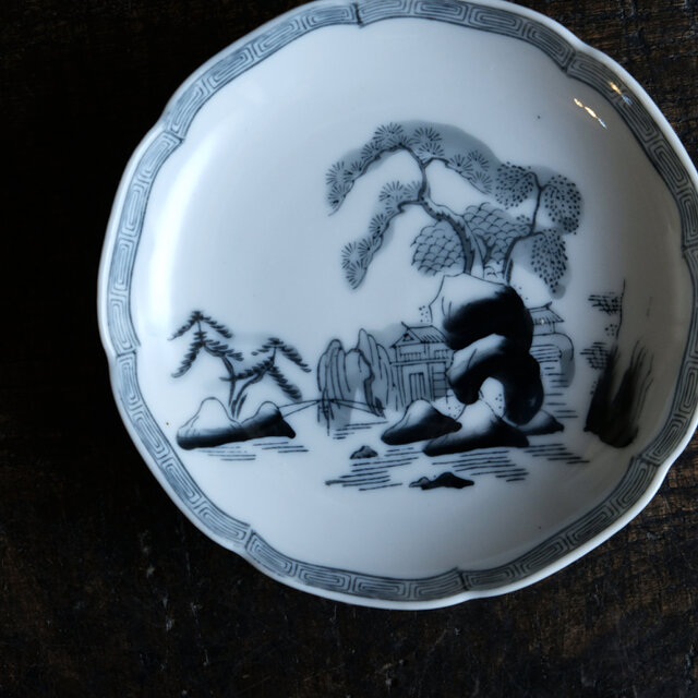 黒染付で素敵◇瀬戸焼 楼閣山水黒染付印判小皿 骨董・antiques 古民家