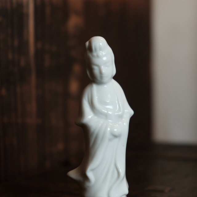 白で素敵◇白磁の観音像 インテリアオブジェ ビンテージ 輸出用 レトロ