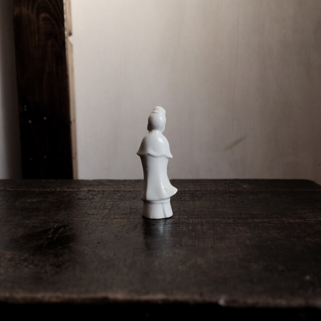 白で素敵◇白磁の観音像 インテリアオブジェ ビンテージ 輸出用 レトロ