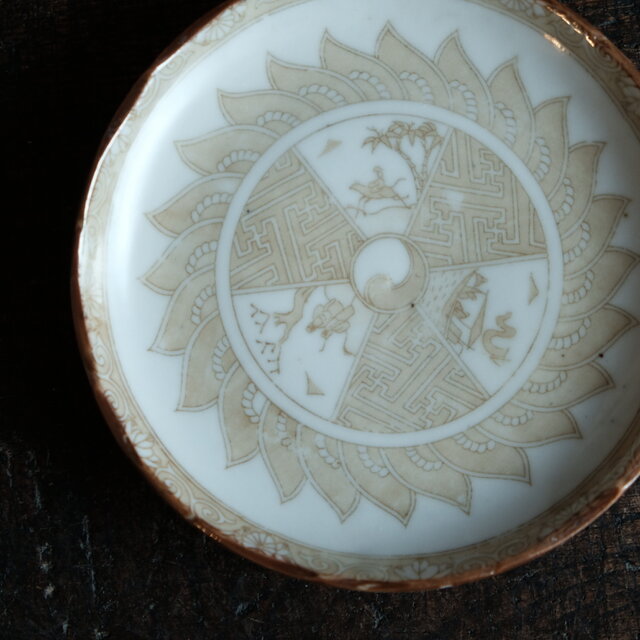 希少な色味◇中国美術なデザイン。時代印判小皿 骨董/antiques 馬 人