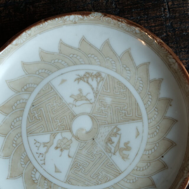 希少な色味◇中国美術なデザイン。時代印判小皿 骨董/antiques 馬 人