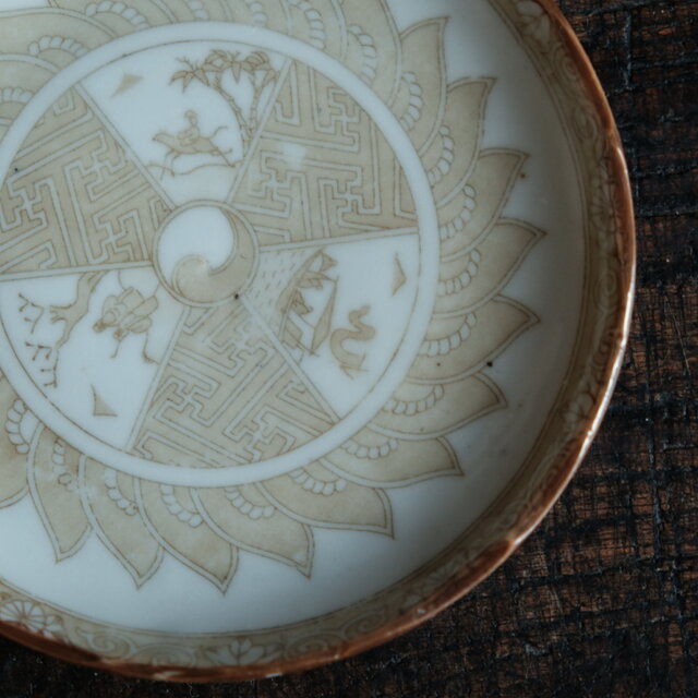 希少な色味◇中国美術なデザイン。時代印判小皿 骨董/antiques 馬 人