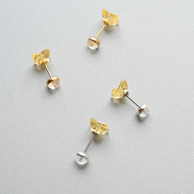 ヴィンテージガラスとパール｜小さな花のピアス／ノンホールピアス