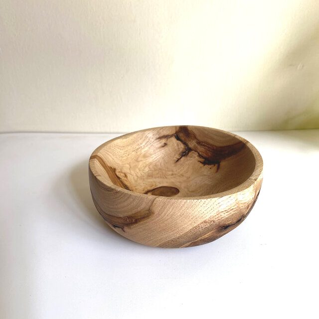 【新品未使用】 (作家名失念)木彫りのボウル トレイ クリ ボウル Φ13.5cm | iichi 日々の暮らしを心地よくするハンドメイド