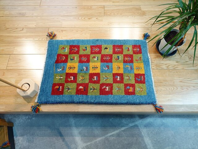 【T】早い者勝ち✨ペルシャ　ギャッベ　玄関マット　ラグ86x58cm　茜色　孔雀 ペルシャ ギャッベ 玄関マット ラグ 78x58cm 青色 パネル柄 生命の木