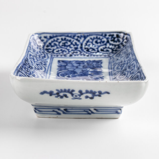 古伊万里 染付蛸唐草牡丹文 長皿 江戸後期 E2130 | iichi 日々の暮らし