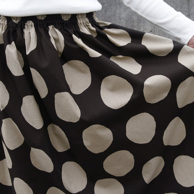 ☆新作 コットンリネン・バブルドット ギャザースカート（ ブラック