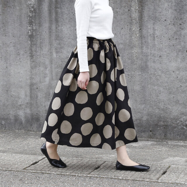 ☆新作 コットンリネン・バブルドット ギャザースカート（ ブラック