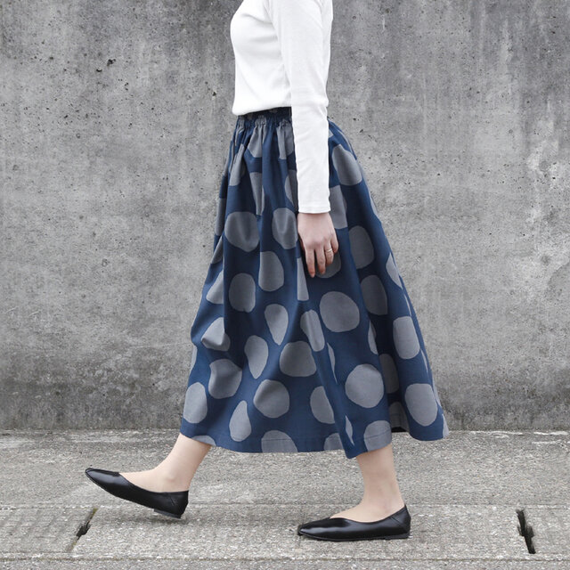 ☆新作 コットンリネン・バブルドット ギャザースカート（ ネイビー