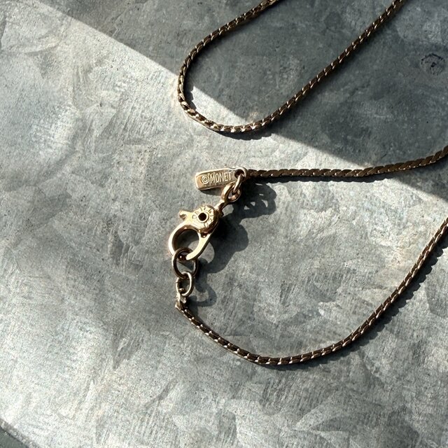 NM62-【 MONET 】モネ・ヴィンテージネックレス PATENT Gold Tone Flat