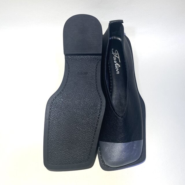 スクエアトゥが個性的♫ モードなバイカラー合皮フラットシューズ