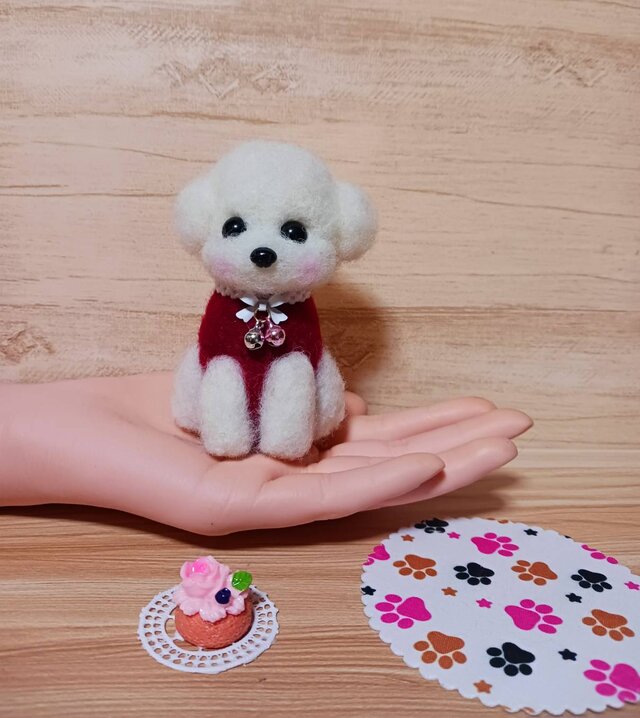 おすましさん トイプードル早くケーキ食べたいねー | iichi 日々の