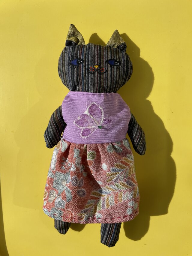 ドラ猫ちゃん三姉妹 | iichi 日々の暮らしを心地よくするハンドメイド