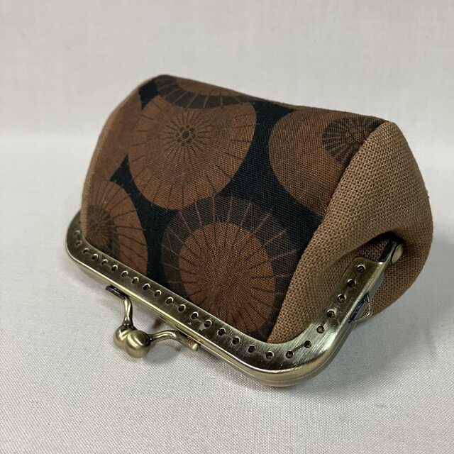 柿渋染め ぷっくりがま口（角）26B6 | iichi 日々の暮らしを心地よく