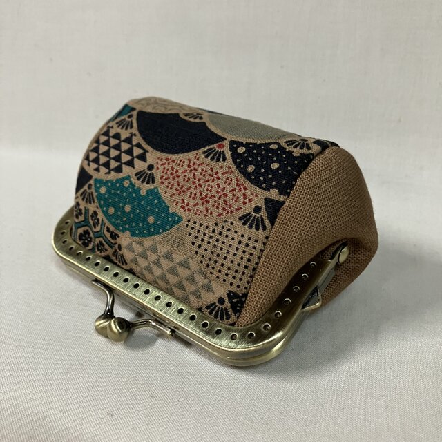 柿渋染め ぷっくりがま口（角）26B9 | iichi 日々の暮らしを心地よく