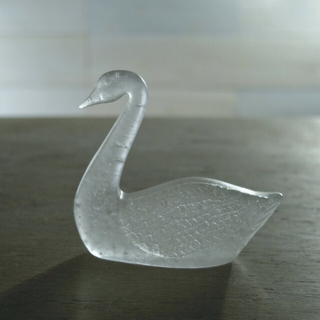 ガラスのオブジェ［白鳥］ | iichi 日々の暮らしを心地よくする