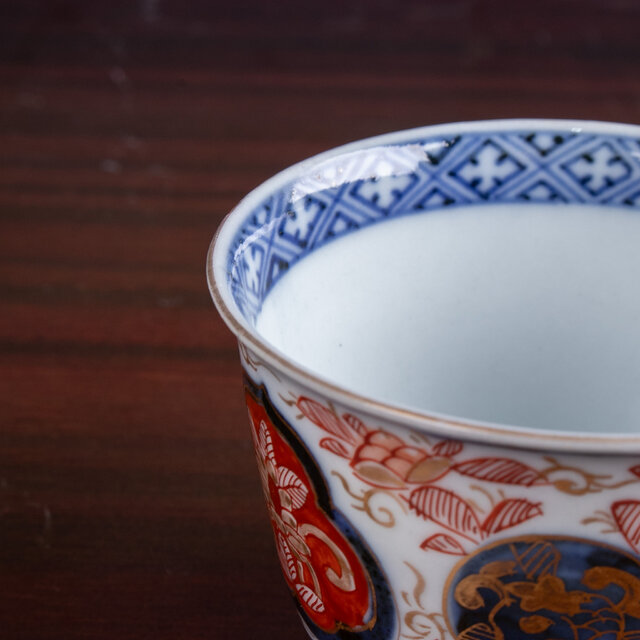 古伊万里 金襴手草花文 猪口 明治時代 E2267B-1 | iichi 日々の暮らし