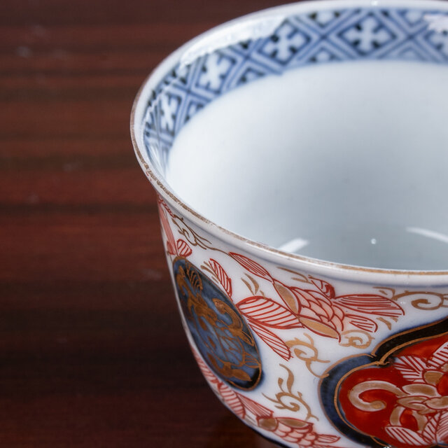 古伊万里 金襴手草花文 猪口 明治時代 (高台削れ有り) E2267B-2