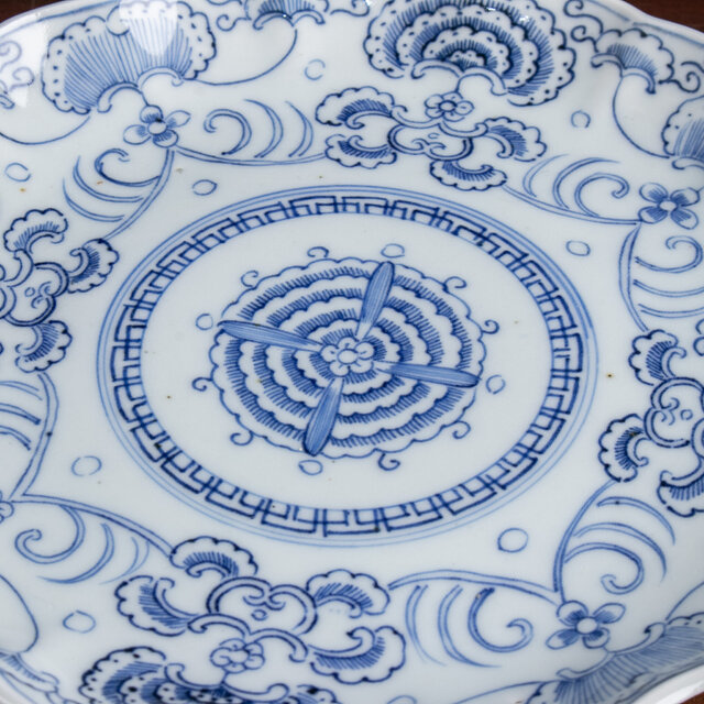 古伊万里 染付線描き花卉文 中皿 明治時代 F067A2 | iichi 日々の