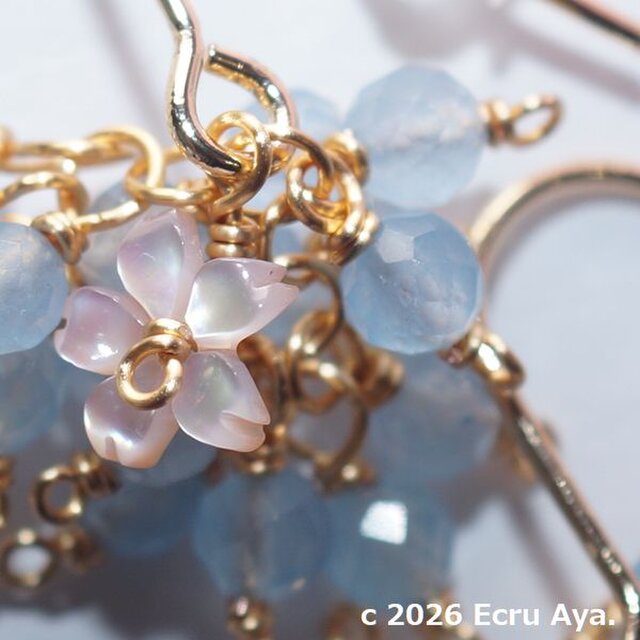 桜そら*春の陽射しが降り注ぐ日の桜のピアス | iichi 日々の暮らしを