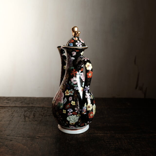黒にカラフルな花尽くし◇中国産 色絵金彩ティーポット チャイナレトロ