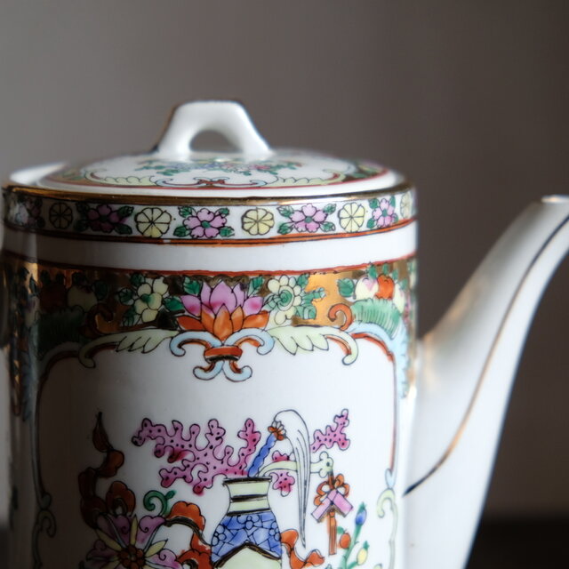 花籠と蝶々と花瓶◇中国廣彩 色絵金彩ティーポット チャイナレトロ